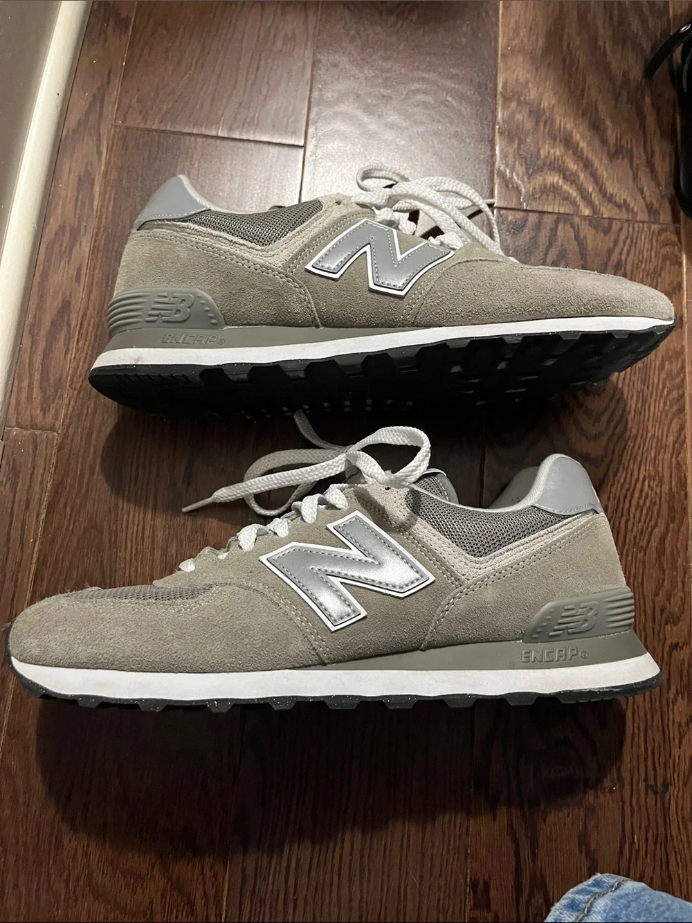 New Balance Men's 574 Retro Sneakers in Gray and White Mens 10